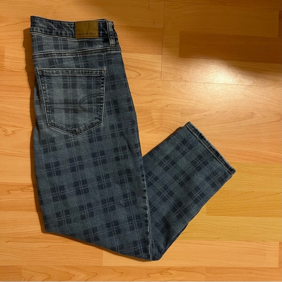 American Eagle Mom Straight Jean - Picture 3 of 6